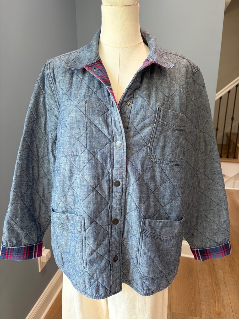 Lands’ End Women’s Reversible Quilted Barn Jacket Plaid Chambray Blue Burgundy